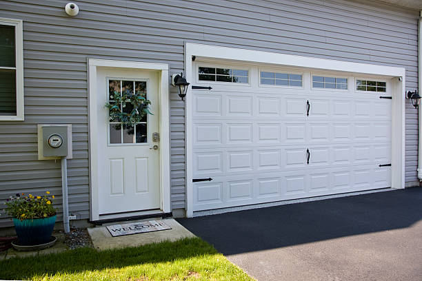 24/7 Emergency Garage Door Panel Replacement experts in Hereford, TX